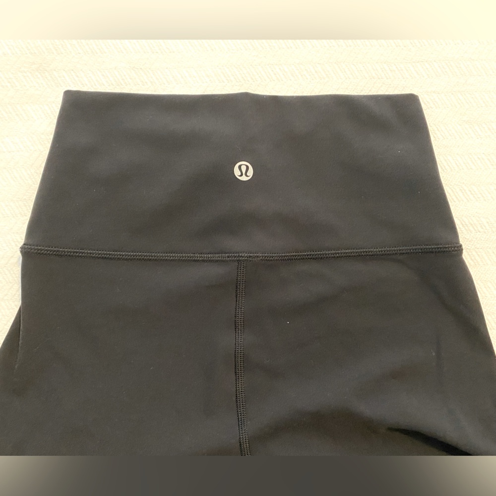 Lululemon Wunder Under Size 2 black leggings